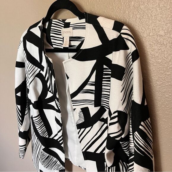 Chico's Black and White Open Front Abstract Blazer Jacket Lined Size 1 or Medium - Picture 4 of 9